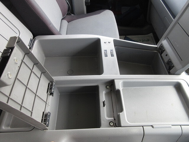 三菱ふそうスーパーグレートダンプ大型（10t）[写真21]