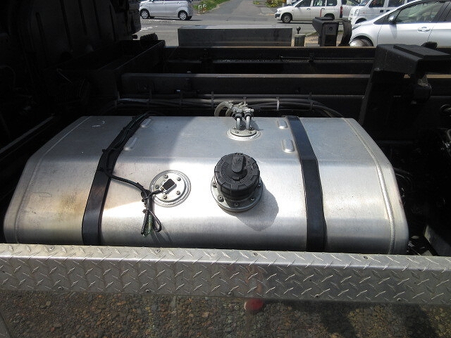 三菱ふそうスーパーグレートダンプ大型（10t）[写真07]