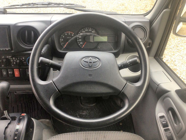トヨタトヨエース平ボディ小型（2t・3t）[写真36]