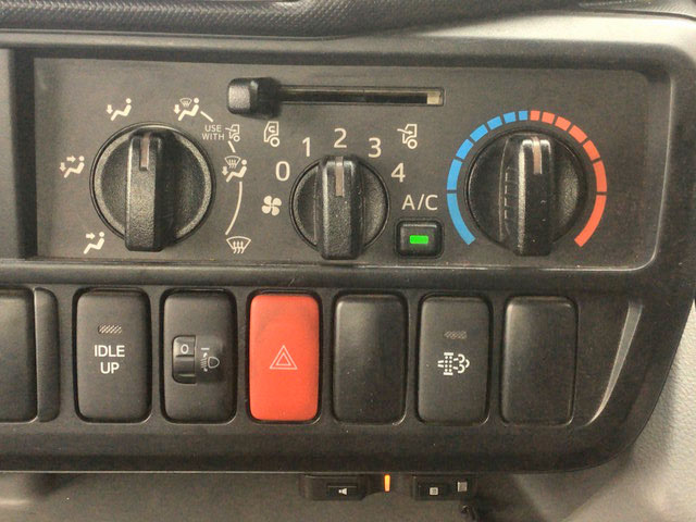 トヨタトヨエース平ボディ小型（2t・3t）[写真37]