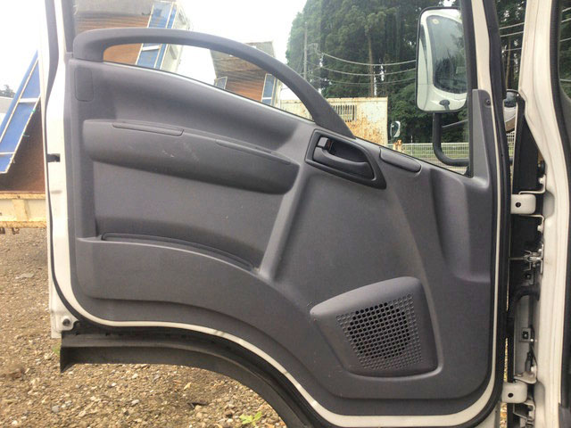 いすゞエルフアルミブロック小型（2t・3t）[写真30]