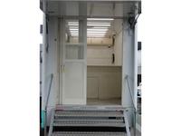 いすゞエルフ移動販売車小型（2t・3t）[写真07]