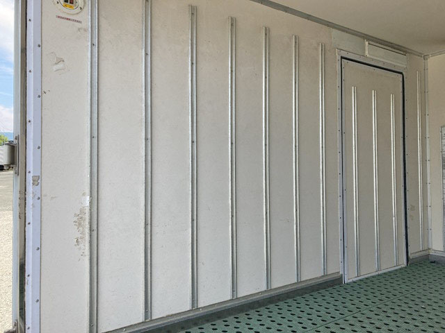 いすゞエルフ冷凍車（冷蔵車）小型（2t・3t）[写真13]