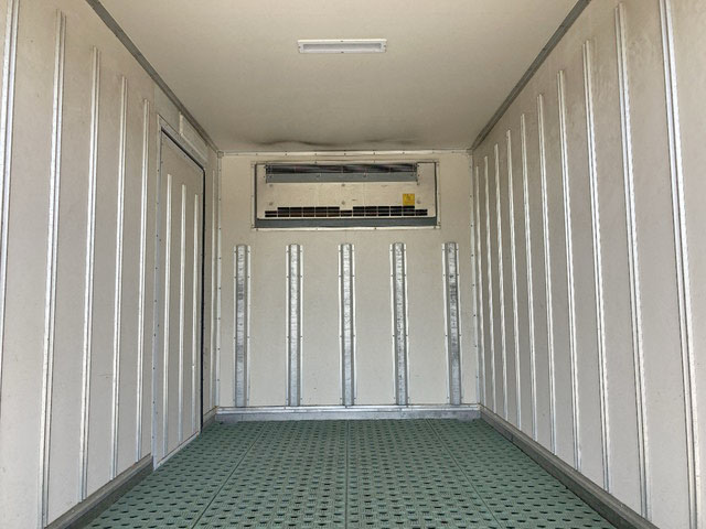 いすゞエルフ冷凍車（冷蔵車）小型（2t・3t）[写真14]