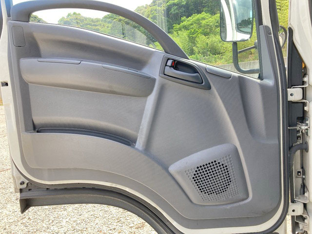 いすゞエルフ冷凍車（冷蔵車）小型（2t・3t）[写真29]