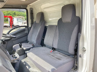 いすゞエルフ冷凍車（冷蔵車）小型（2t・3t）[写真32]