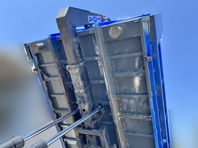 三菱ふそうファイターアームロール中型（4t）[写真21]