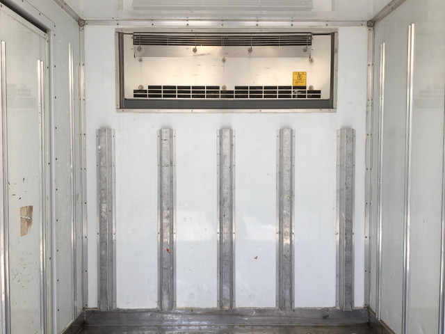 いすゞエルフ冷凍車（冷蔵車）小型（2t・3t）[写真12]