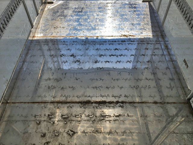 いすゞエルフ冷凍車（冷蔵車）小型（2t・3t）[写真13]