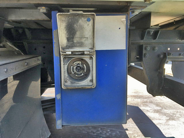 いすゞエルフ冷凍車（冷蔵車）小型（2t・3t）[写真23]