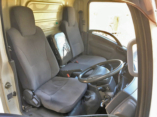 いすゞエルフ冷凍車（冷蔵車）小型（2t・3t）[写真29]