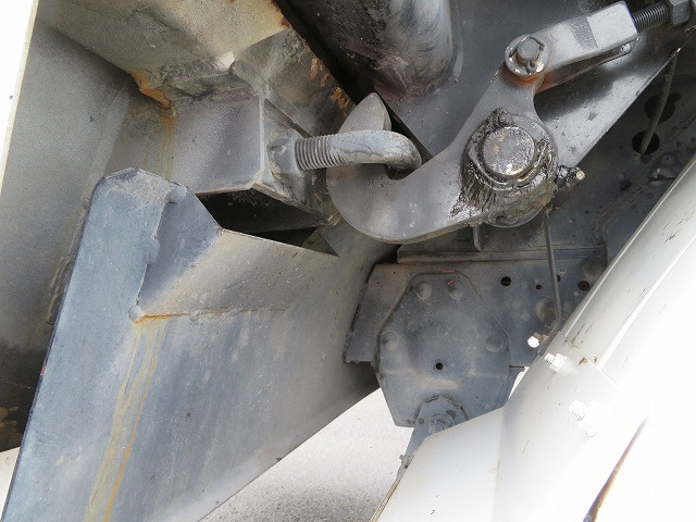 日産アトラスパッカー車（塵芥車）小型（2t・3t）[写真37]