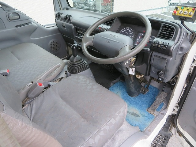 日産アトラスパッカー車（塵芥車）小型（2t・3t）[写真08]