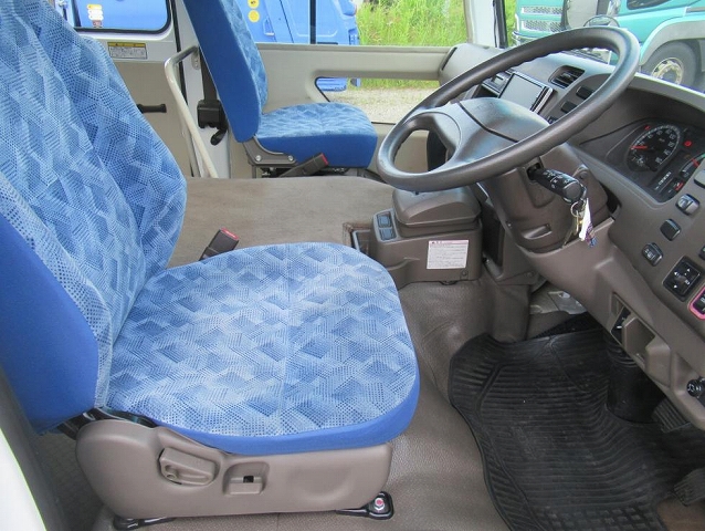 三菱ふそうローザマイクロバス[写真10]