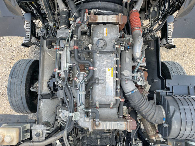 いすゞギガアルミウイング大型（10t）[写真29]