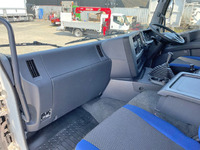 いすゞギガアルミウイング大型（10t）[写真32]