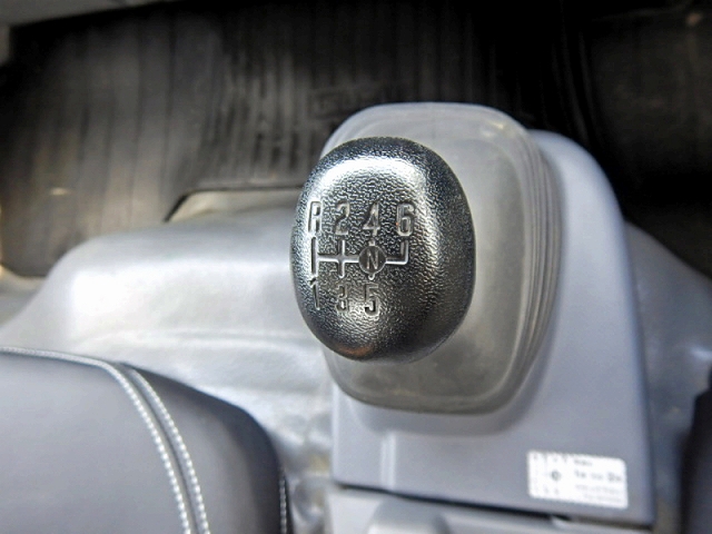 いすゞエルフクレーン4段小型（2t・3t）[写真12]