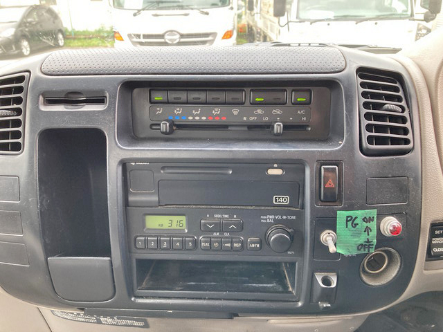 日野デュトロクレーン6段小型（2t・3t）[写真38]