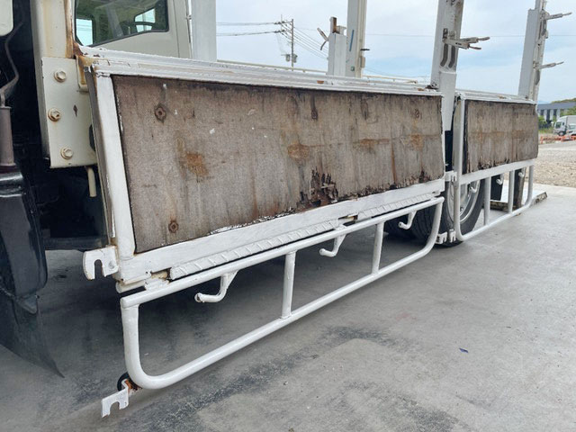 日野デュトロ平ボディ小型（2t・3t）[写真13]