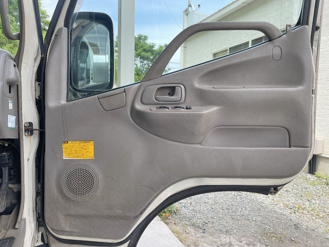 日野デュトロ平ボディ小型（2t・3t）[写真30]