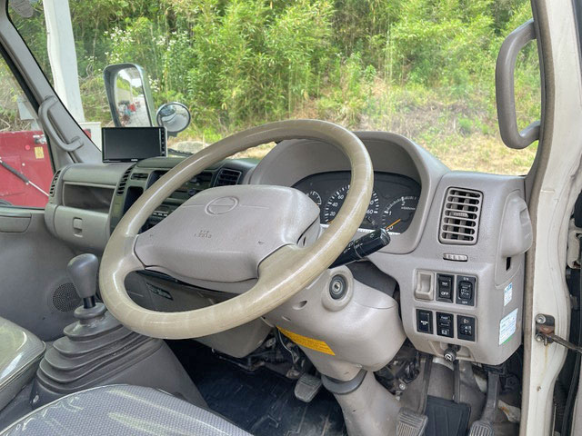 日野デュトロ平ボディ小型（2t・3t）[写真35]