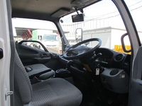 日野デュトロアルミバン小型（2t・3t）[写真11]