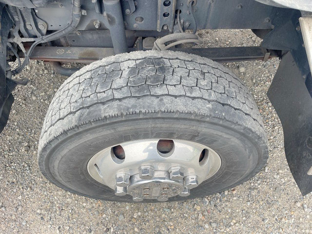 三菱ふそうスーパーグレートアルミウイング大型（10t）[写真16]