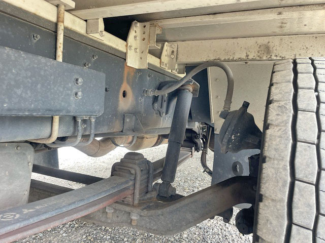 三菱ふそうスーパーグレートアルミウイング大型（10t）[写真19]