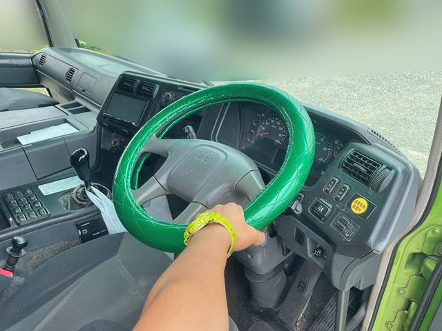 三菱ふそうスーパーグレートアルミウイング大型（10t）[写真34]