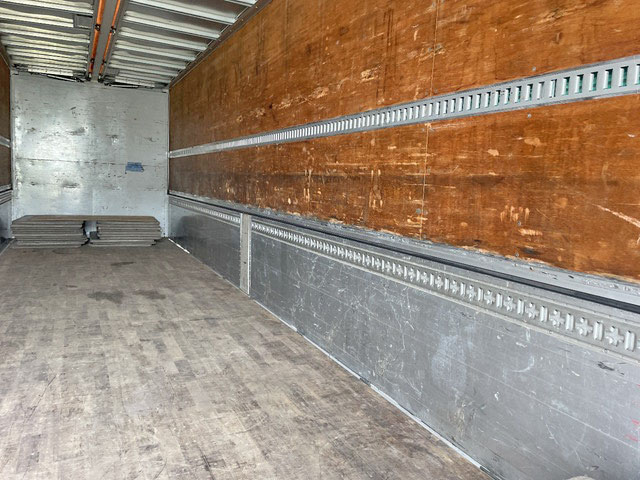 三菱ふそうスーパーグレートアルミウイング大型（10t）[写真09]