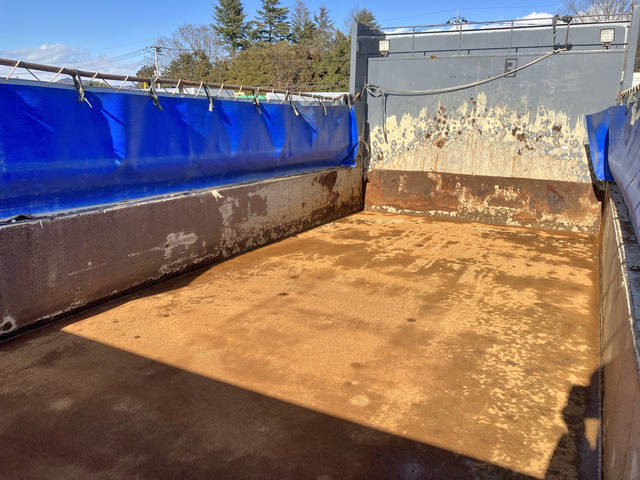 いすゞギガダンプ大型（10t）[写真13]