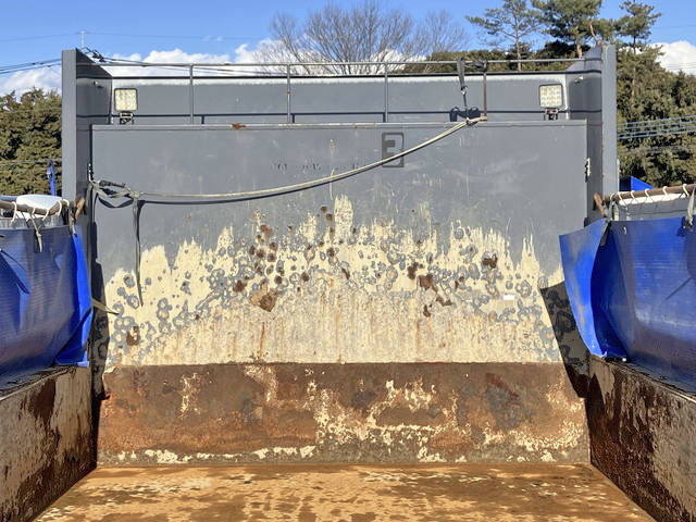 いすゞギガダンプ大型（10t）[写真14]