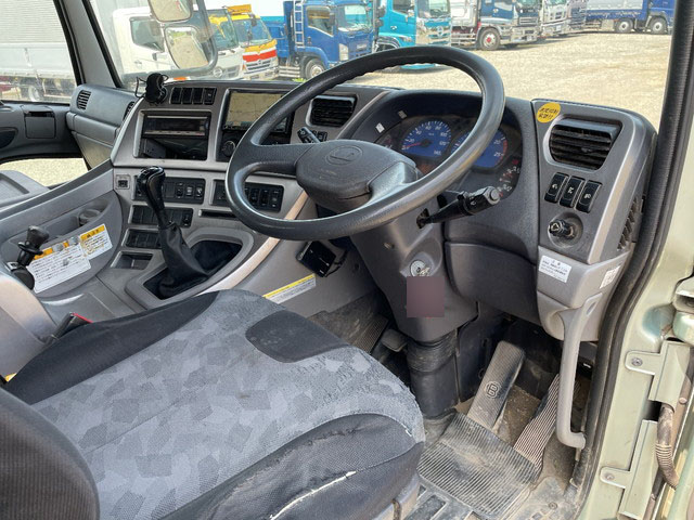 UDトラックスクオンアームロール大型（10t）[写真33]