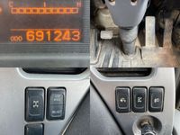 UDトラックスクオンアームロール大型（10t）[写真35]