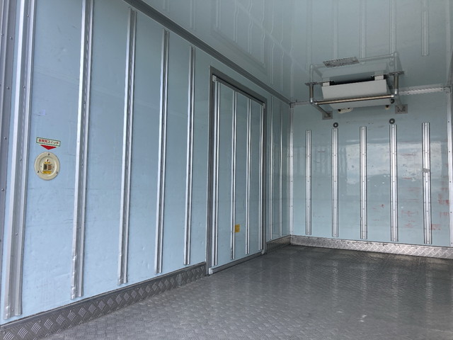 いすゞエルフ冷凍車（冷蔵車）小型（2t・3t）[写真10]