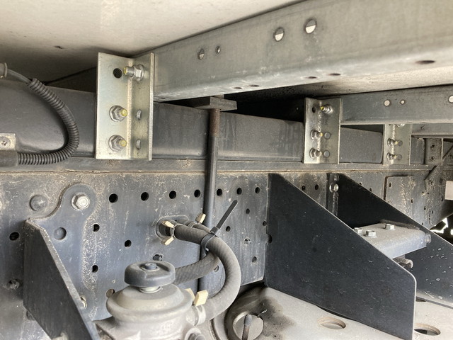 いすゞエルフ冷凍車（冷蔵車）小型（2t・3t）[写真21]