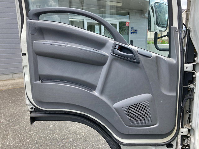 いすゞエルフ冷凍車（冷蔵車）小型（2t・3t）[写真24]