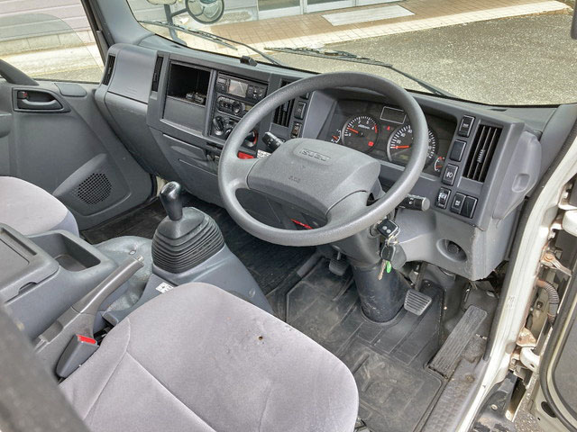 いすゞエルフ冷凍車（冷蔵車）小型（2t・3t）[写真29]