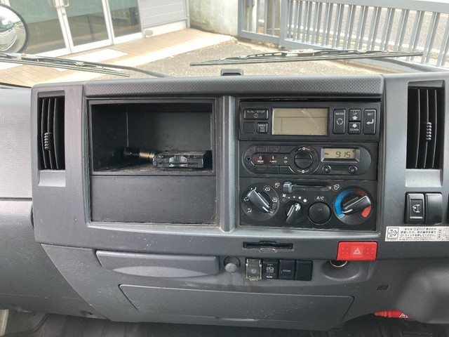 いすゞエルフ冷凍車（冷蔵車）小型（2t・3t）[写真33]