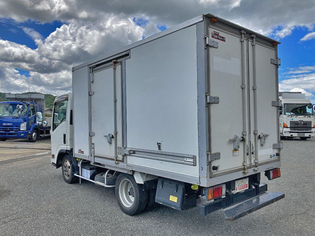 いすゞエルフ冷凍車（冷蔵車）小型（2t・3t）[写真04]