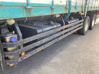 UDトラックスクオン平ボディ大型（10t）[写真10]