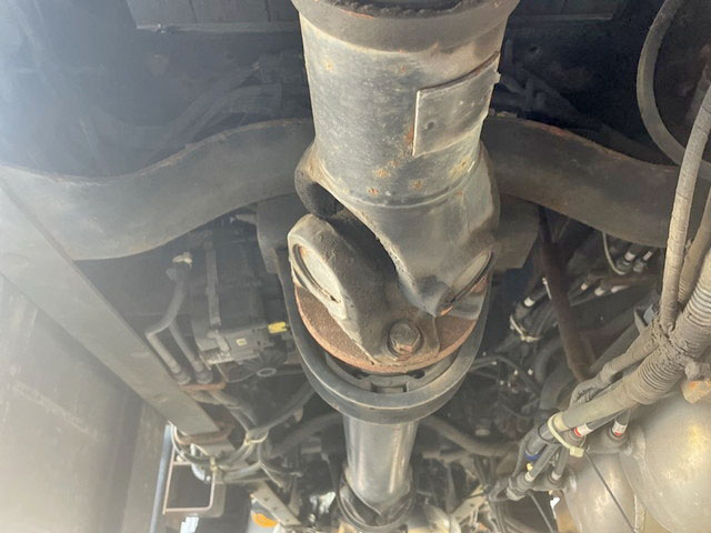 UDトラックスクオン平ボディ大型（10t）[写真17]