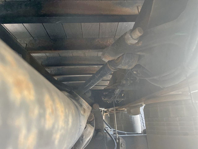 UDトラックスクオン平ボディ大型（10t）[写真19]