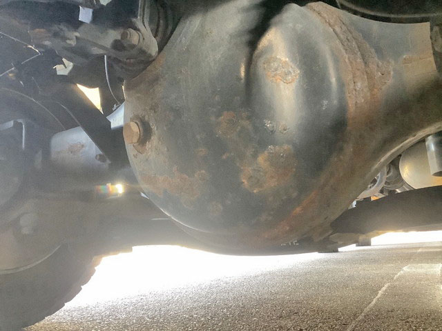 UDトラックスクオン平ボディ大型（10t）[写真24]