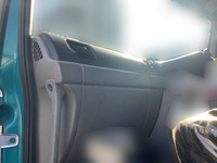 UDトラックスクオン平ボディ大型（10t）[写真29]