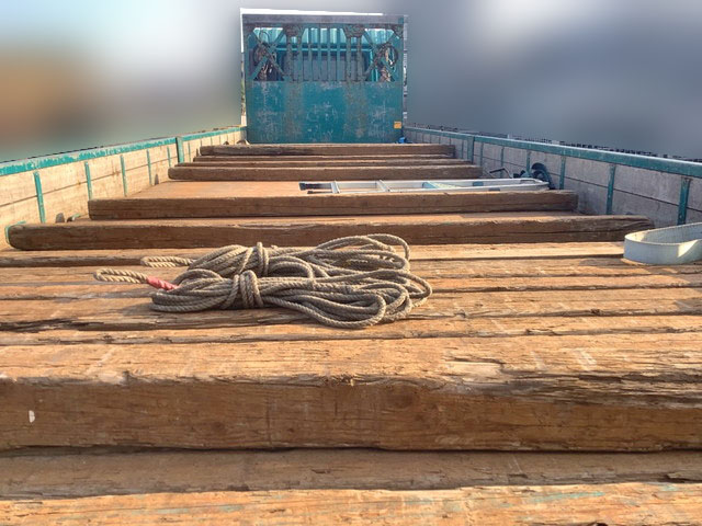 UDトラックスクオン平ボディ大型（10t）[写真07]