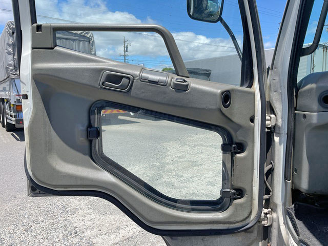 三菱ふそうファイターアルミバン中型（4t）[写真26]