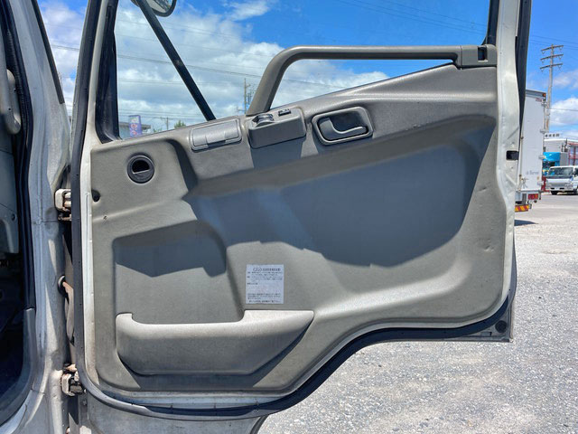 三菱ふそうファイターアルミバン中型（4t）[写真27]