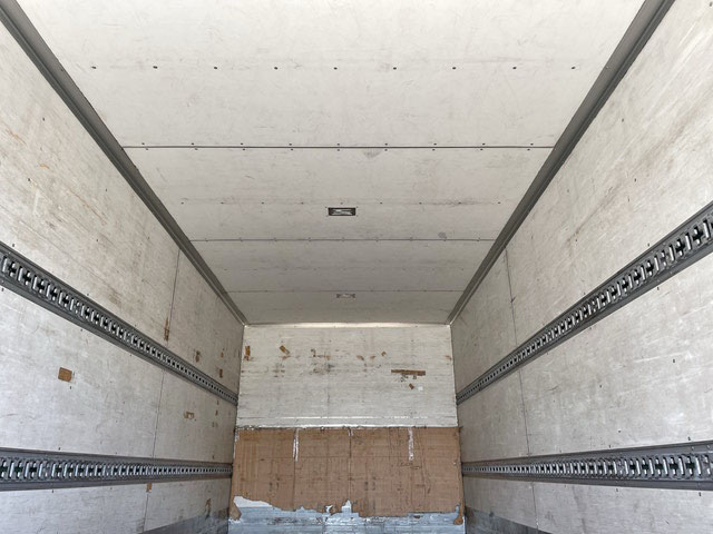 三菱ふそうファイターアルミバン中型（4t）[写真09]