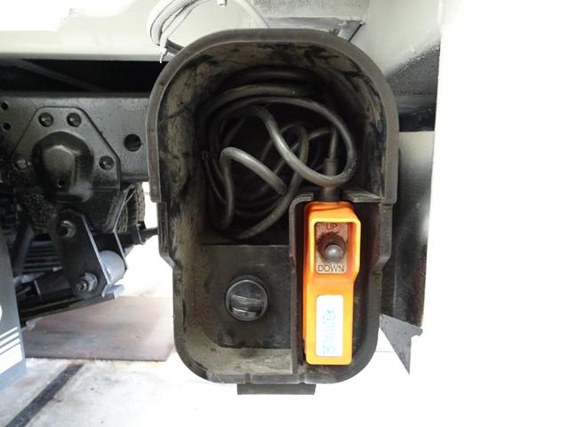 いすゞエルフ深ダンプ（土砂禁ダンプ）小型（2t・3t）[写真10]